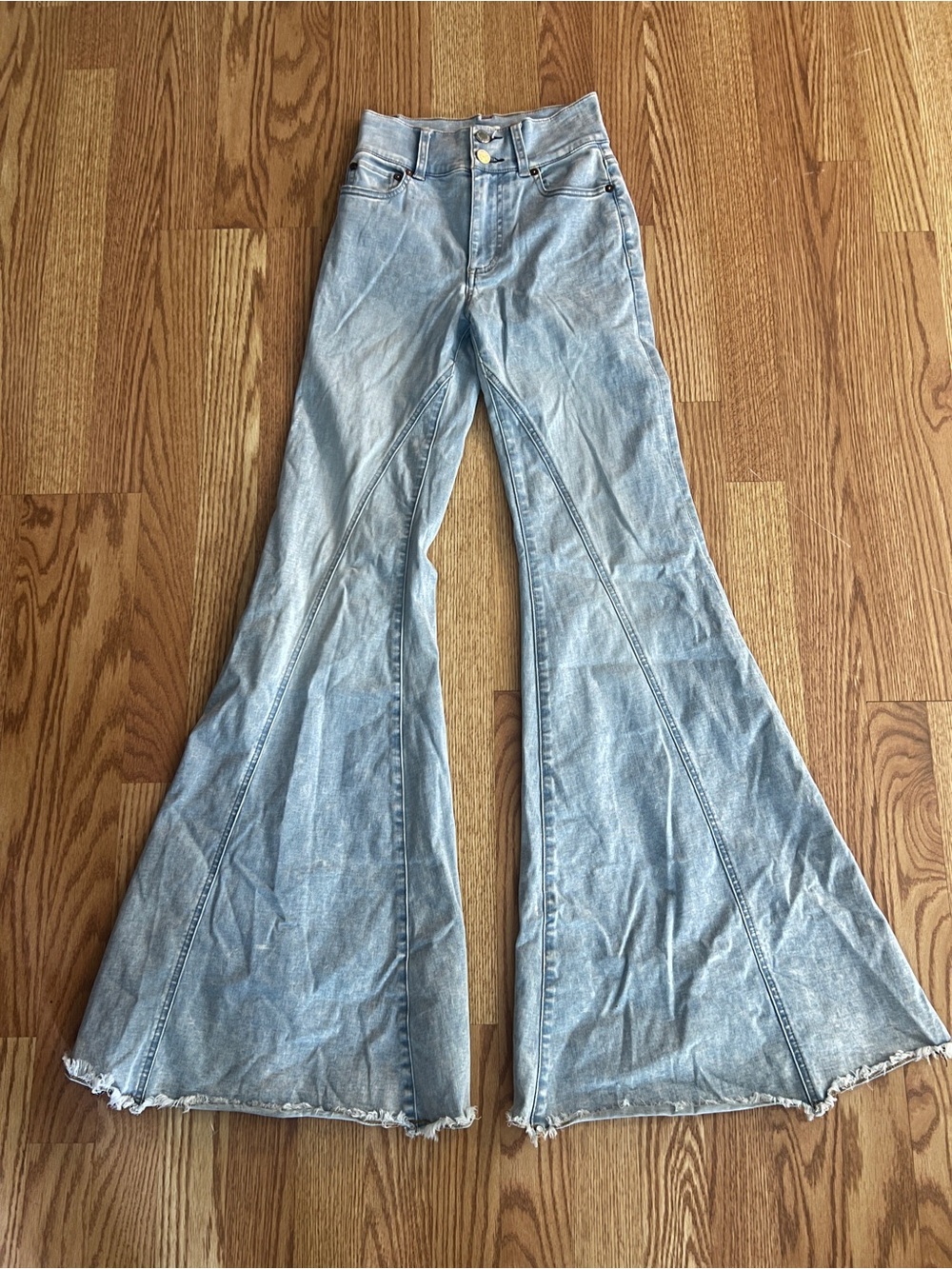Alice + Olivia Beautiful Seamed Wide Leg Jeans Bleached Lightning Blue 24 - Picture 4 of 6